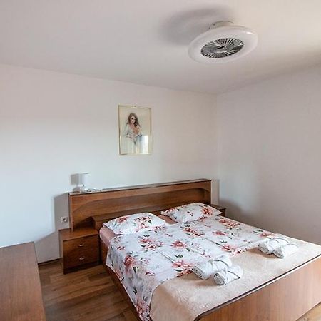 Apartment Zvjezdana Omiš Extérieur photo